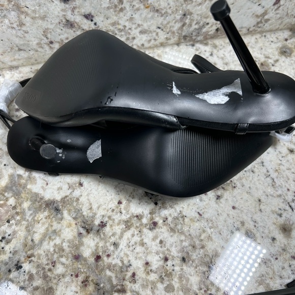 GUESS Black Strappy Staton Pointy Toe Stiletto  Heel Pumps 11M NEW - Picture 7 of 10